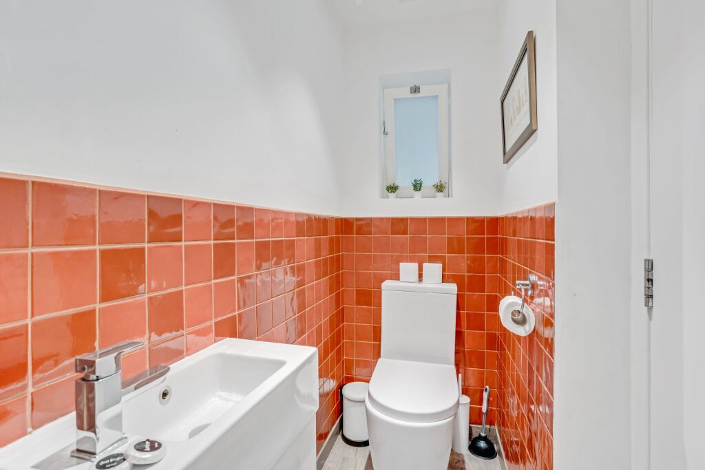 Airbnb Photographer in North Finchley N12. Property photography by Houses and Properties