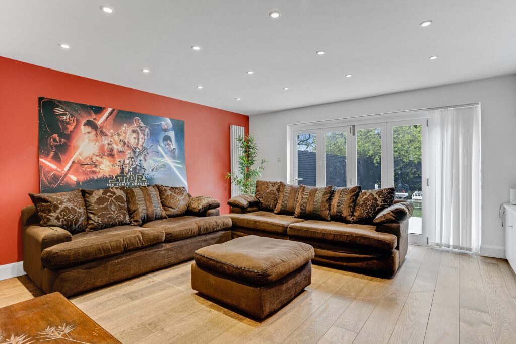 Airbnb Photographer in North Finchley N12. Property photography by Houses and Properties