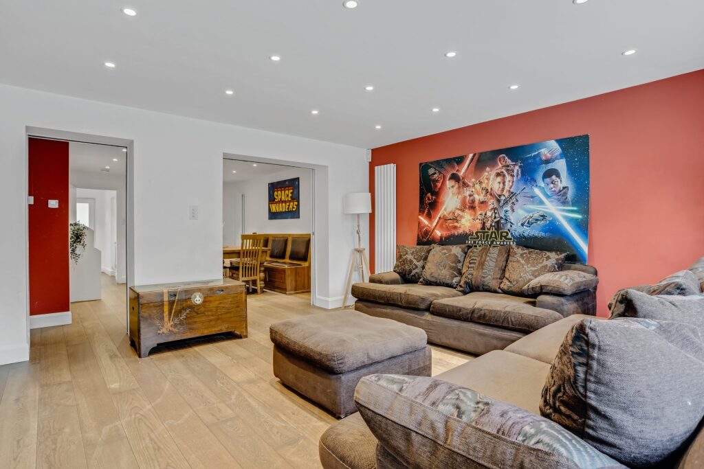 Airbnb Photographer in North Finchley N12. Property photography by Houses and Properties