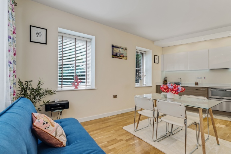 Property photography in WoodFord, Woodford Airbnb Photographer