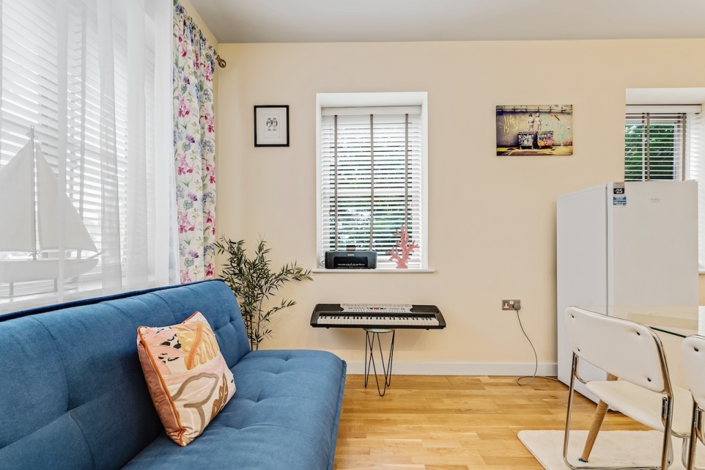 Property photography in WoodFord, Woodford Airbnb Photographer