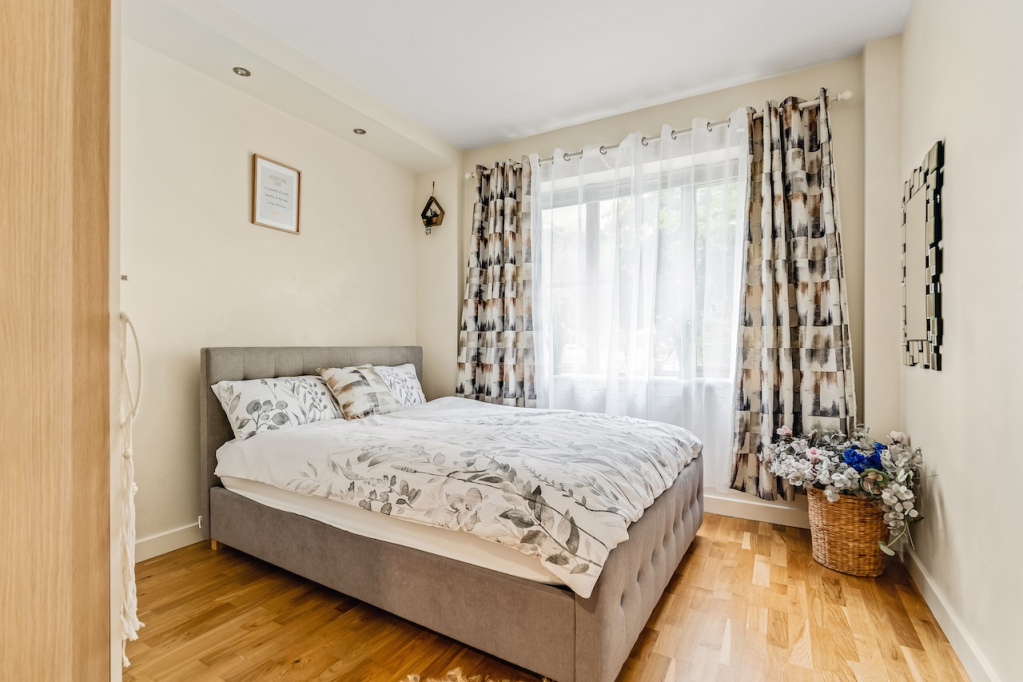 Property photography in WoodFord, Woodford Airbnb Photographer