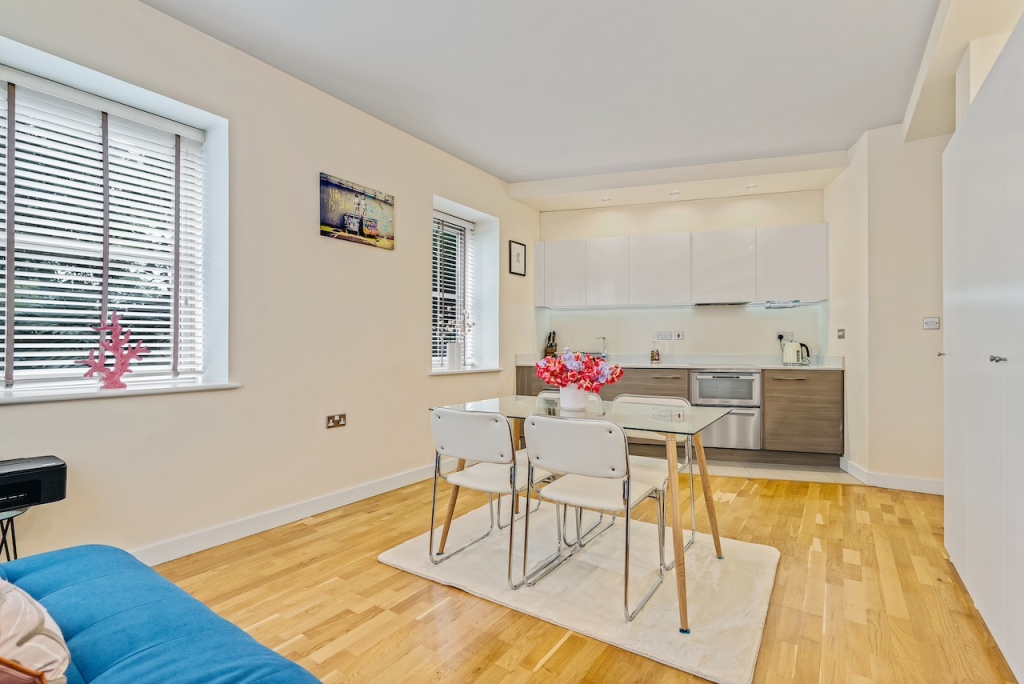 Property photography in WoodFord, Woodford Airbnb Photographer, IG8 Property photographer, IG8 Airbnb Photographer