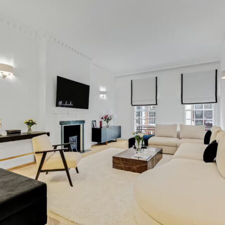 Female Property Photographer , Female Airbnb Photographer