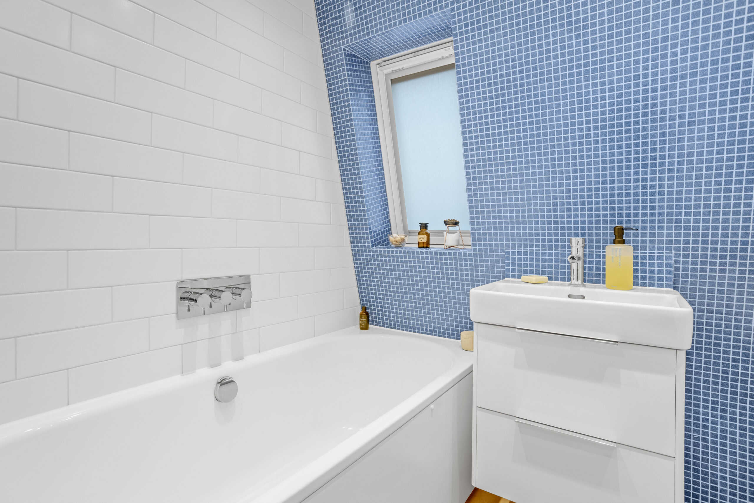 London flat photography, tenant accommodation photography, Airbnb listing photography Battersea, rental home photography London, real estate photography Shuttleworth Road