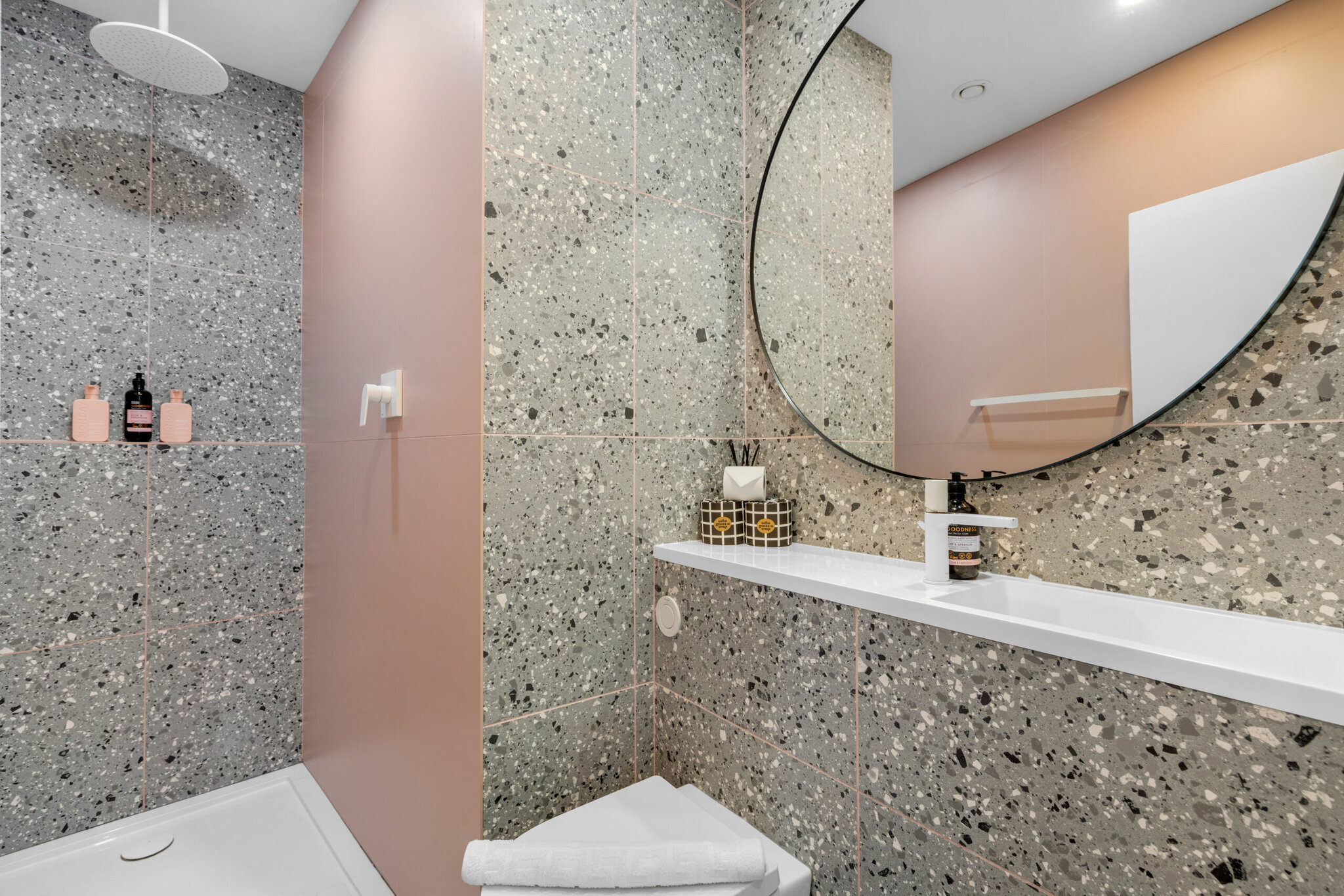 Aldgate East rental unit photography