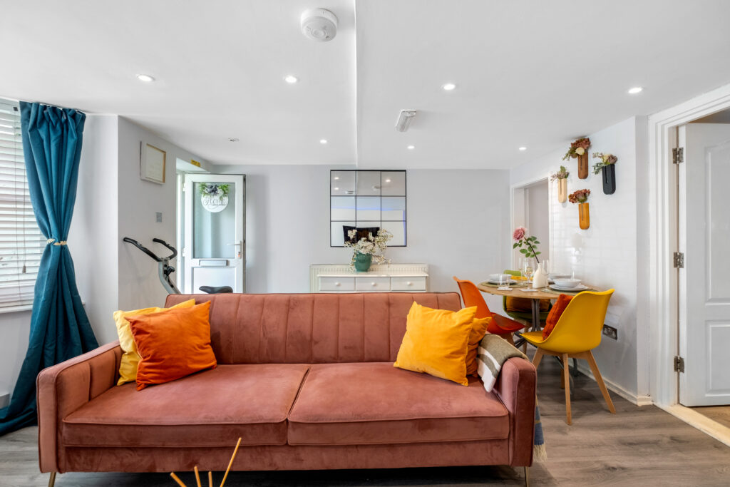 vacation dwelling pictures Hampshire, short-term occupancy photography Portsmouth
