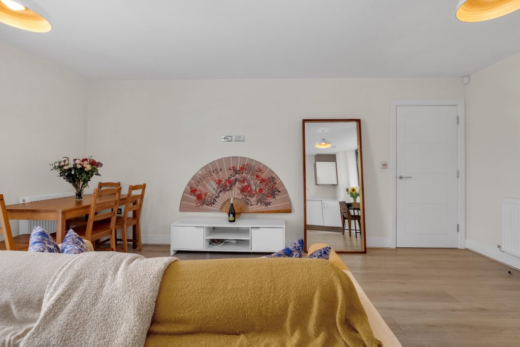 Airbnb shortlet photos Wimbledon