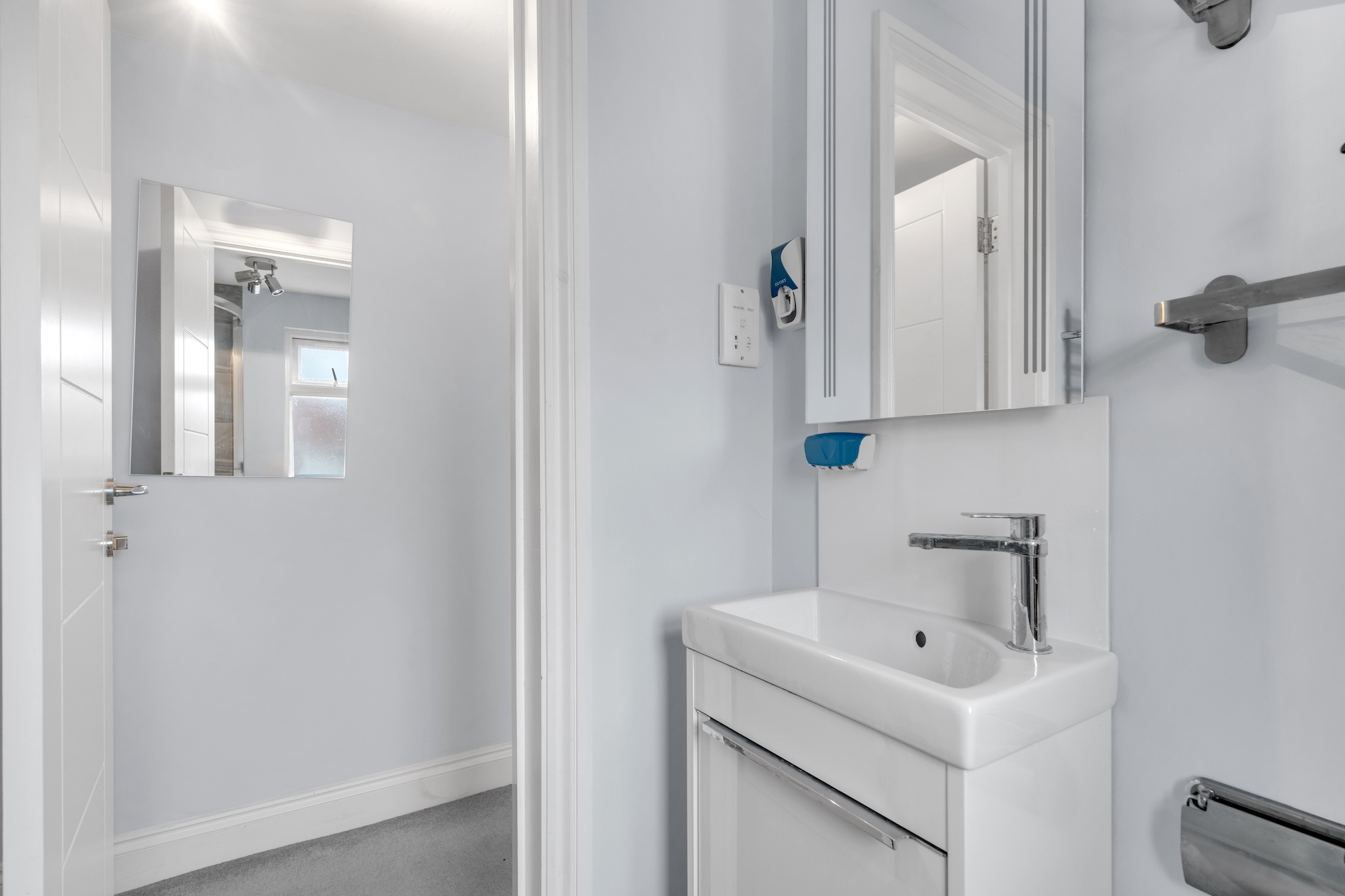 bed bungalow photography Hayes