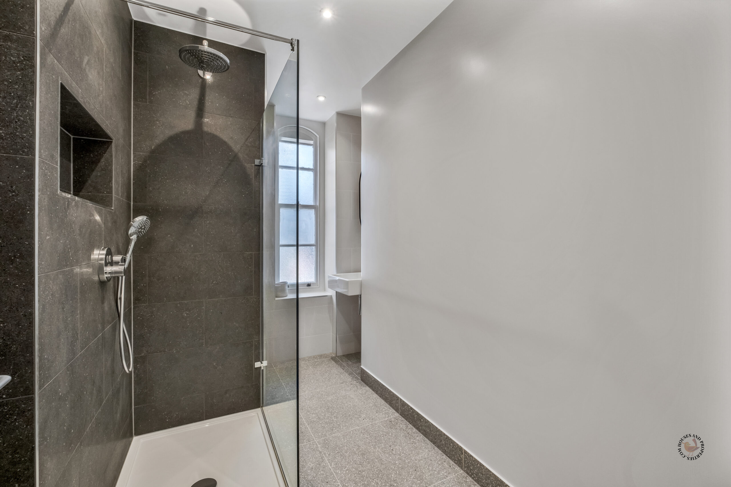 vacation rental photographer East London, short-stay let images, landlord photography services, property investment photography, estate agent photographer E2, flat photography for tenants, Airbnb listing photography Shoreditch, best property photographers Tower Hamlets, Houses and Properties photography fees, 1-bed flat photography London, Hackney Road property images,