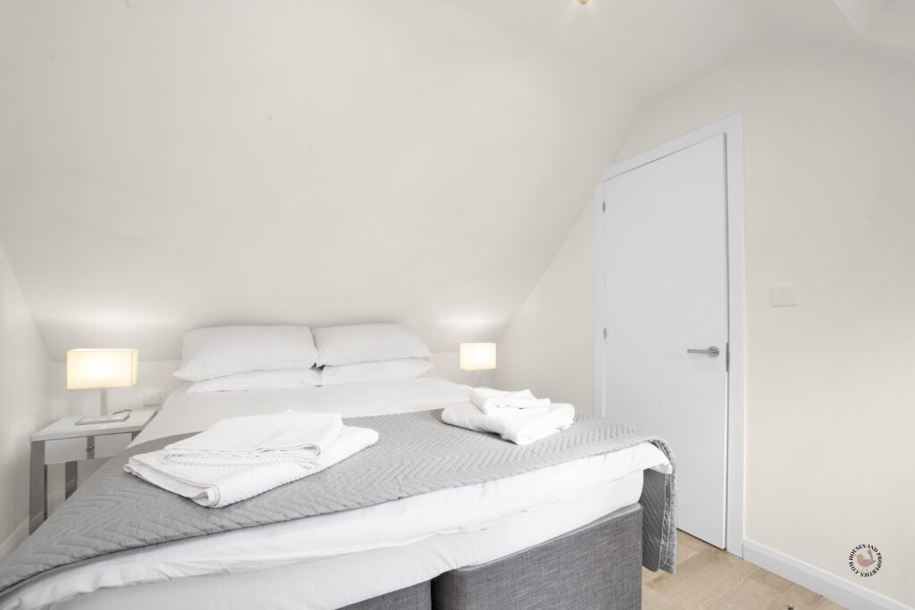 relocation rental photography Wimbledon, room by room property photos Wimbledon, wide angle property photography London, property photo shoot Wimbledon, same day property photography Wimbledon, next day property photos SW19, high quality property images Wimbledon, property marketing photography Wimbledon,