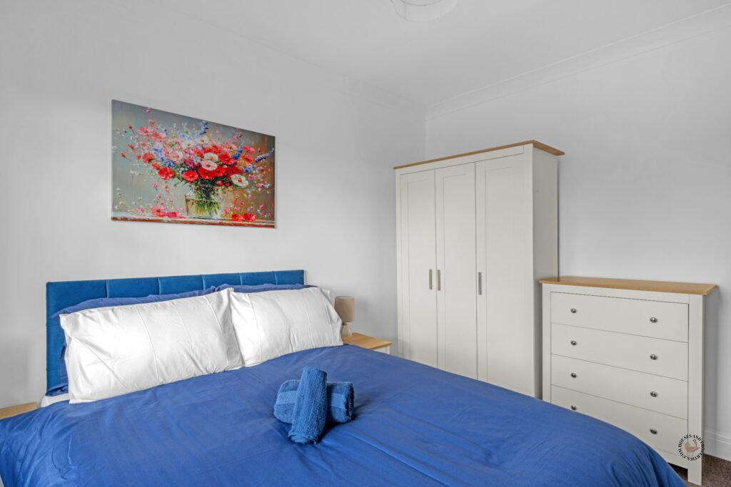 Houses and Properties Rainham property photography, Rainham RM13 property photographer, 3 bed Airbnb photography Rainham, Airbnb photographer RM13 London, serviced accommodation photography Rainham, rent to rent property photography London East, R2SA photography Rainham, shortlets photography RM13, vacation rental photography Rainham London, aparthotel photography East London, rental property photography Rainham, landlord property photography RM13, property investment photography London, tenant focused property photography, interior property photography Rainham, house photography RM13, apartment photography Rainham London, real estate photography Rainham, property marketing photography RM13, Airbnb listing photography Rainham, short stay accommodation photography London, holiday let photography RM13, professional property photographer Rainham, drone photography for property Rainham, property videography RM13,