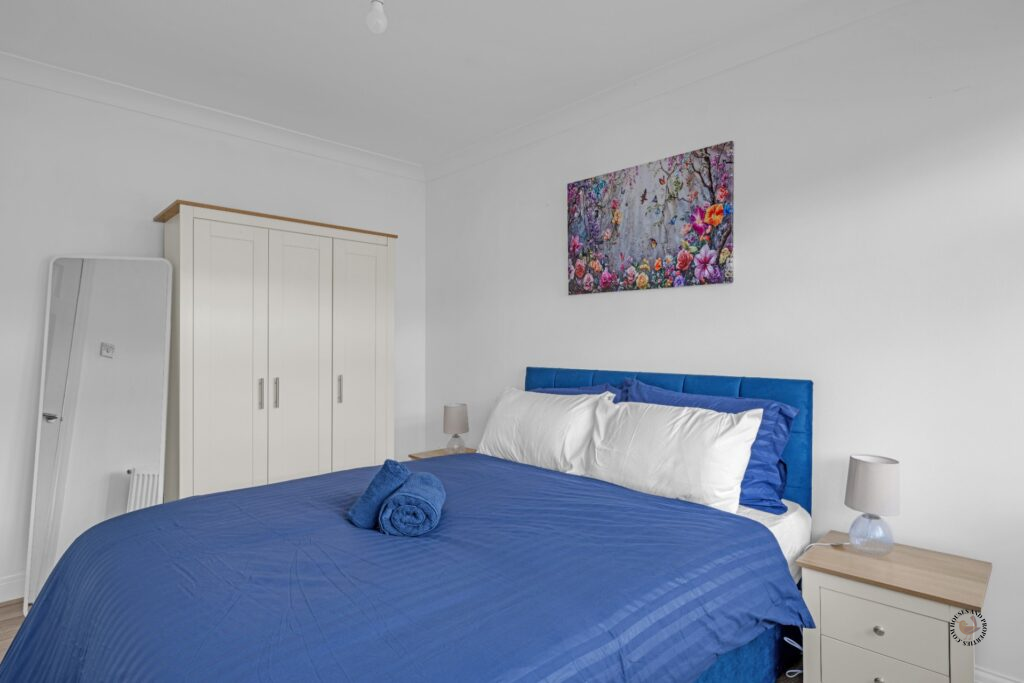 Houses and Properties Rainham property photography, Rainham RM13 property photographer, 3 bed Airbnb photography Rainham, Airbnb photographer RM13 London, serviced accommodation photography Rainham, rent to rent property photography London East, R2SA photography Rainham, shortlets photography RM13, vacation rental photography Rainham London, aparthotel photography East London, rental property photography Rainham, landlord property photography RM13, property investment photography London, tenant focused property photography, interior property photography Rainham, house photography RM13, apartment photography Rainham London, real estate photography Rainham, property marketing photography RM13, Airbnb listing photography Rainham, short stay accommodation photography London, holiday let photography RM13, professional property photographer Rainham, drone photography for property Rainham, property videography RM13,