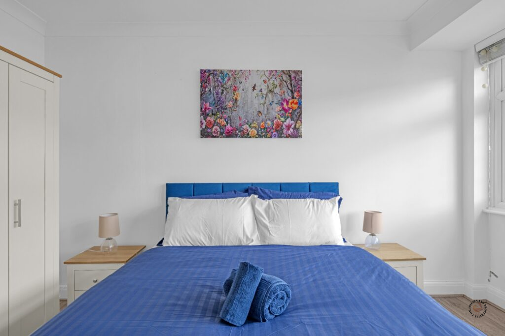 Houses and Properties Rainham property photography, Rainham RM13 property photographer, 3 bed Airbnb photography Rainham, Airbnb photographer RM13 London, serviced accommodation photography Rainham, rent to rent property photography London East, R2SA photography Rainham, shortlets photography RM13, vacation rental photography Rainham London, aparthotel photography East London, rental property photography Rainham, landlord property photography RM13, property investment photography London, tenant focused property photography, interior property photography Rainham, house photography RM13, apartment photography Rainham London, real estate photography Rainham, property marketing photography RM13, Airbnb listing photography Rainham, short stay accommodation photography London, holiday let photography RM13, professional property photographer Rainham, drone photography for property Rainham, property videography RM13,