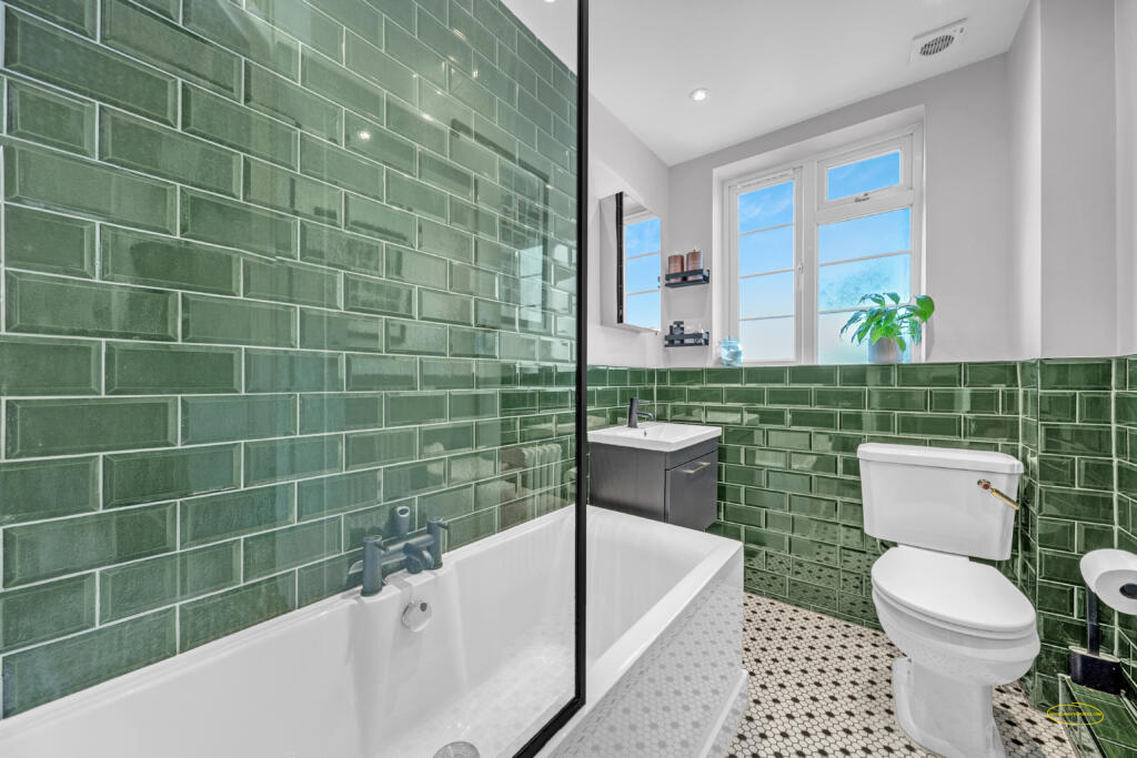 Hackney property photography, Upper Clapton Road photography, E5 apartment photography, one bed flat photography Hackney, London rental photography, Airbnb photography Hackney, serviced accommodation photography London, aparthotel photography East London, rent to rent photography E5, R2SA property photography, landlord photography services London, tenant ready property photos, house photography Hackney, flat photography East London, interior property photography London, real estate photography Hackney, letting agent photography services, property investment marketing photography, buy to let photography London, shortlet photography Hackney, vacation rental photography London, estate agent photography E5,