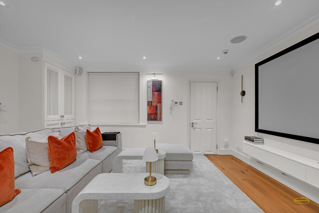 large Airbnb photography London, Airbnb photographer London, Airbnb photographer Kensington, Airbnb photographer Knightsbridge, SW7 Airbnb photography, Kensington Airbnb photographer, Knightsbridge Airbnb photographer, luxury Airbnb photography London, high end interior photographer London, luxury interior photographer London, serviced accommodation photographer London, short let property photographer London, holiday let photographer London, 5 bedroom Airbnb photography, large house photography London, basement interior photography London, cinema room photographer London, luxury property photographer Kensington, luxury property photographer Knightsbridge, premium Airbnb listing photography London