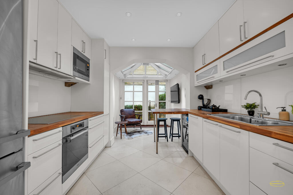 large Airbnb photography London, Airbnb photographer London, Airbnb photographer Kensington, Airbnb photographer Knightsbridge, SW7 Airbnb photography, Kensington Airbnb photographer, Knightsbridge Airbnb photographer, luxury Airbnb photography London, high end interior photographer London, luxury interior photographer London, serviced accommodation photographer London, short let property photographer London, holiday let photographer London, 5 bedroom Airbnb photography, large house photography London, basement interior photography London, cinema room photographer London, luxury property photographer Kensington, luxury property photographer Knightsbridge, premium Airbnb listing photography London