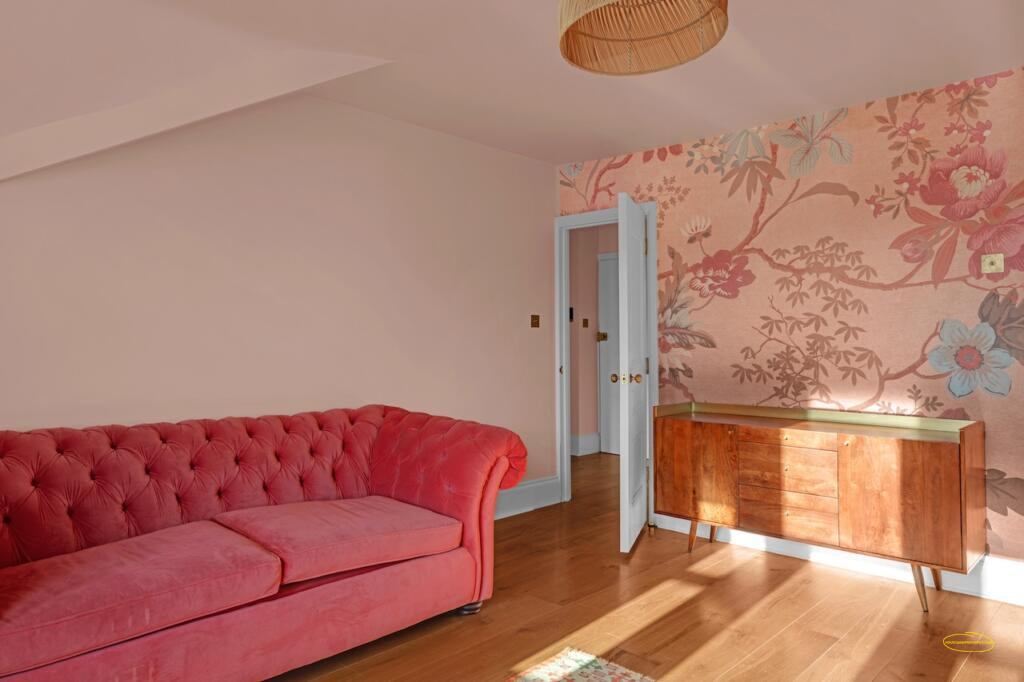 1-Bed Airbnb Photography In Richmond, TW10
