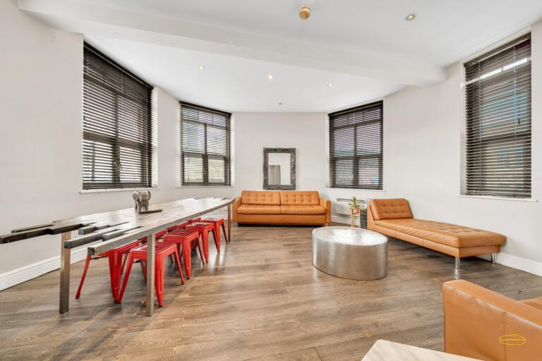 Photographing Three 2-Bedroom Airbnb Flats in London E1: £139 per property