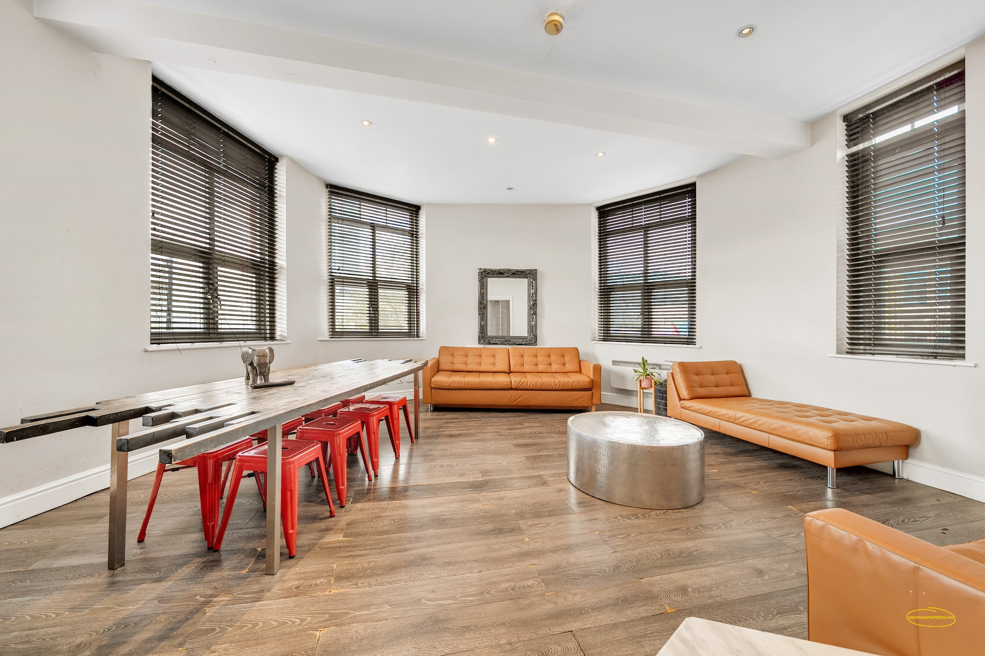 Photographing Three 2-Bedroom Airbnb Flats in London E1: £139 per property