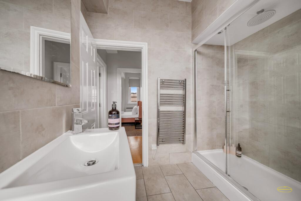 Photographing Three 2-Bedroom Airbnb Flats in London E1: £139 per property