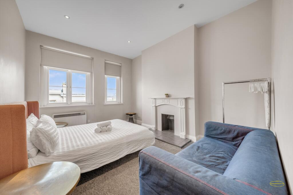 Photographing Three 2-Bedroom Airbnb Flats in London E1: £139 per property