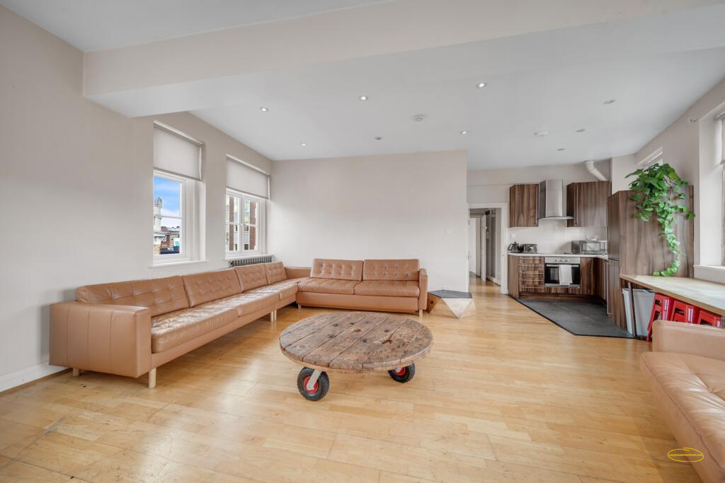 Photographing Three 2-Bedroom Airbnb Flats in London E1: £139 per property