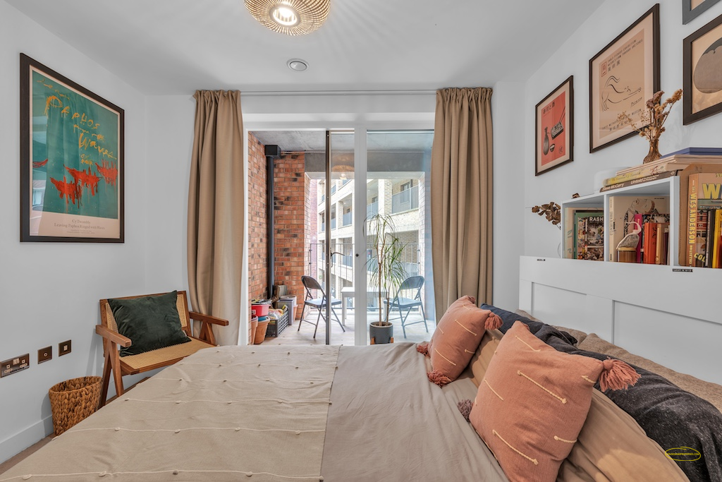 1 Bed Airbnb Flat Photography In E3 Bow, Tower Hamlets
