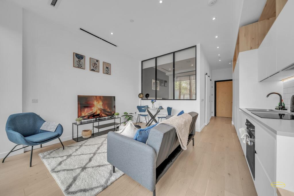 1 Bedroom Apartment Photography In TW8, Brentford