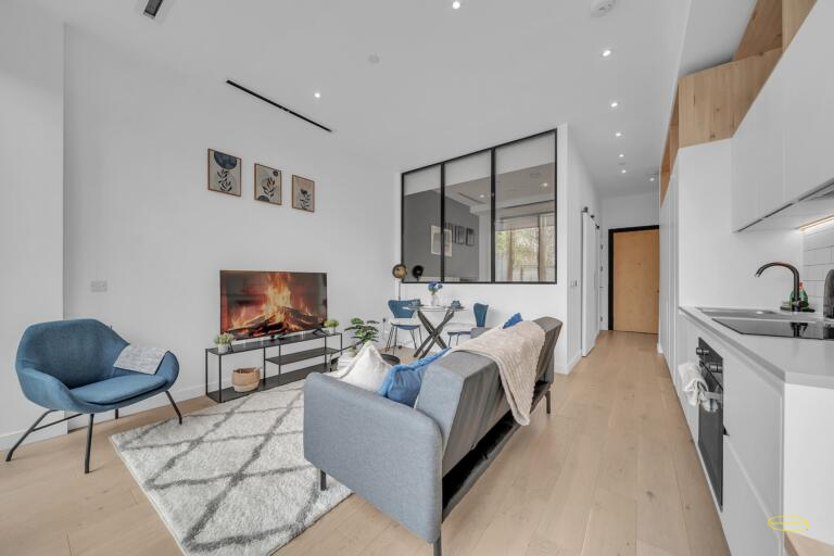 1 Bedroom Apartment Photography In TW8, Brentford