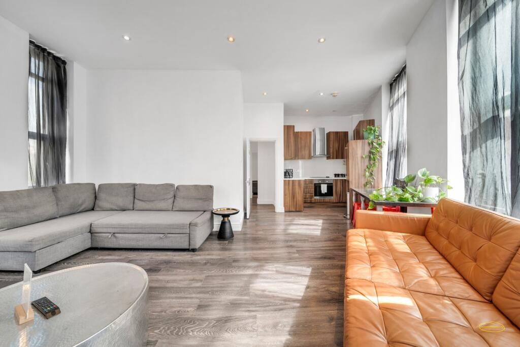 Photographing Three 2-Bedroom Airbnb Flats in London E1: £139 per property