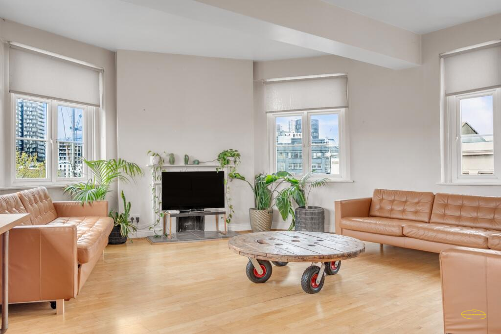 Photographing Three 2-Bedroom Airbnb Flats in London E1: £139 per property