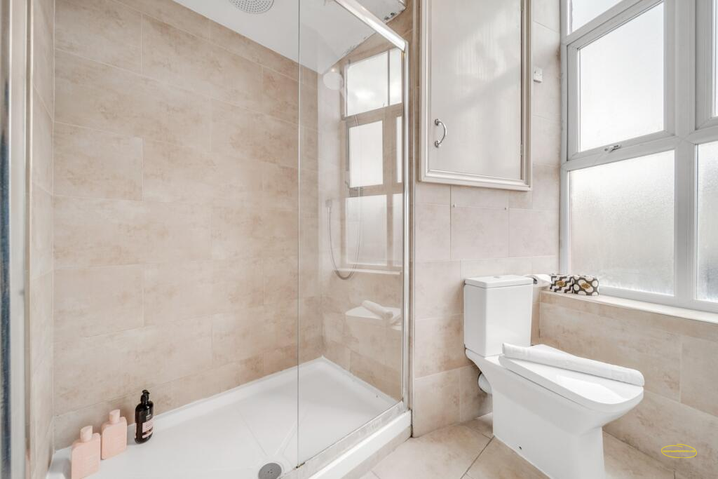 Photographing Three 2-Bedroom Airbnb Flats in London E1: £139 per property