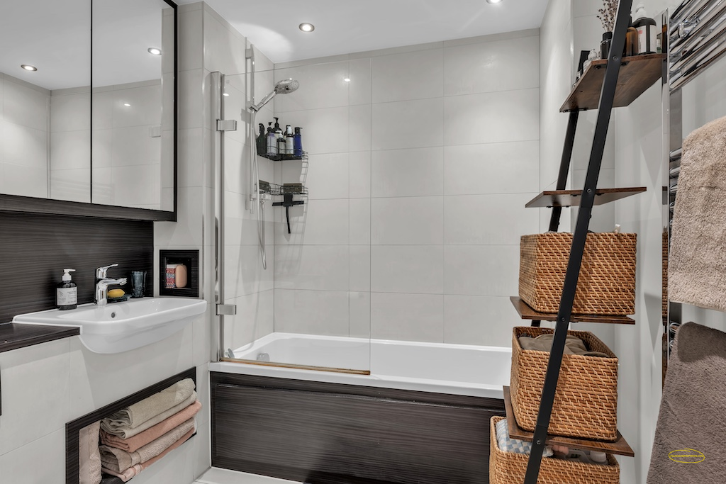 1 Bed Airbnb Flat Photography In E3 Bow, Tower Hamlets