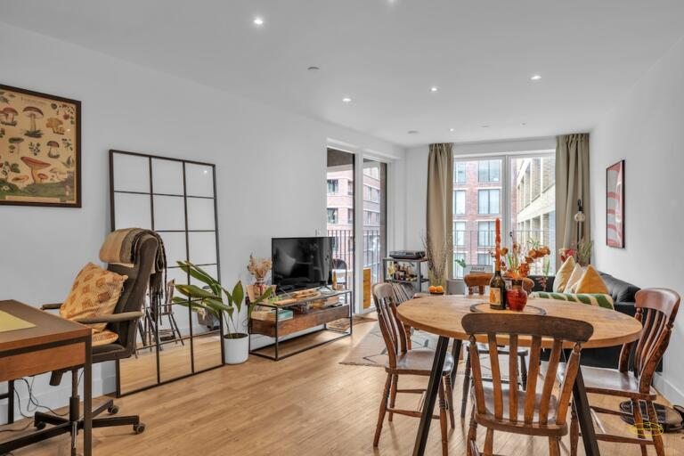 1 Bed Airbnb Flat Photography In E3 Bow, Tower Hamlets