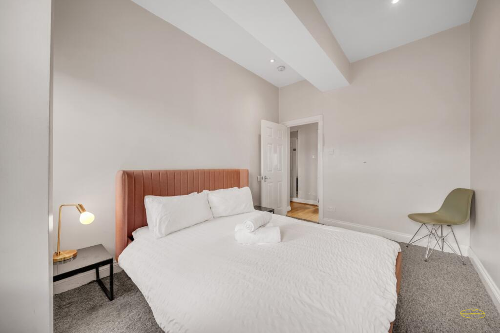 Photographing Three 2-Bedroom Airbnb Flats in London E1: £139 per property
