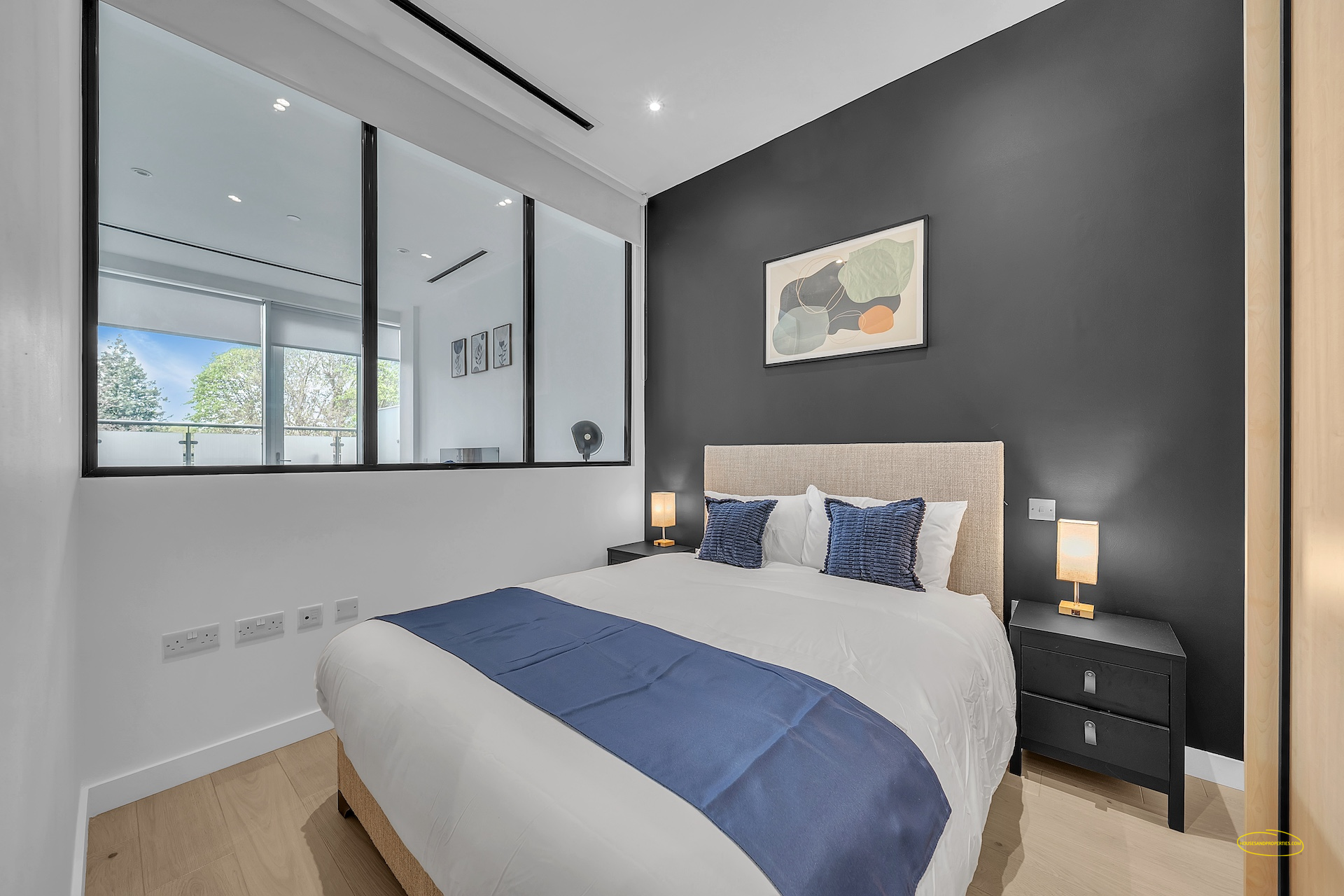 1 Bedroom Apartment Photography In TW8, Brentford