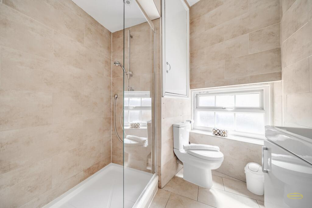 Photographing Three 2-Bedroom Airbnb Flats in London E1: £139 per property