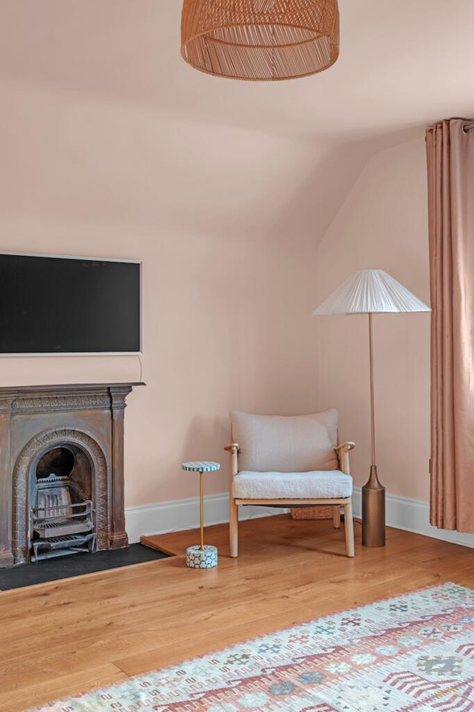 1-Bed Airbnb Photography In Richmond, TW10