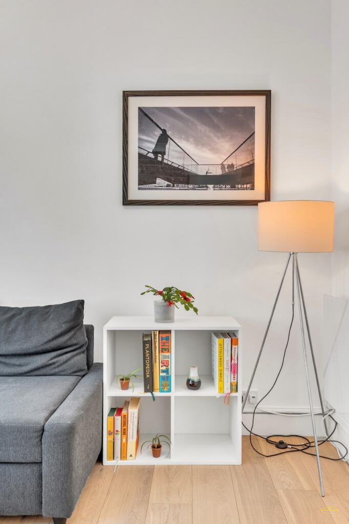 1 Bedroom Airbnb Flat Photography In Piccadilly Circus, W1D