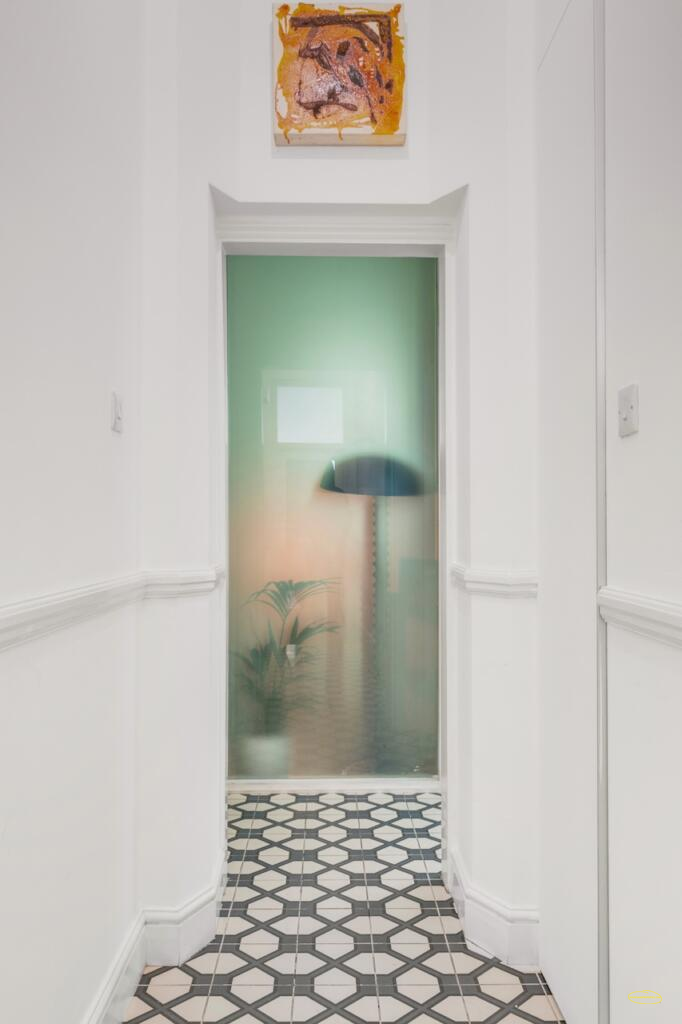 1 Bedroom Airbnb Flat Photography In Piccadilly Circus, W1D