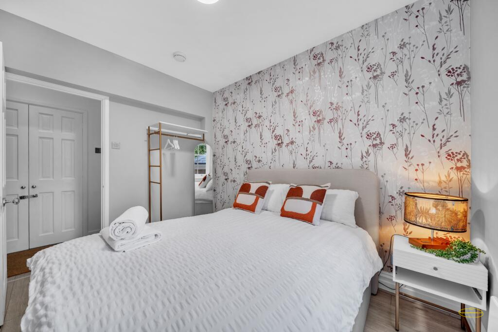King's Road 2-Bed Airbnb Photography, SW3