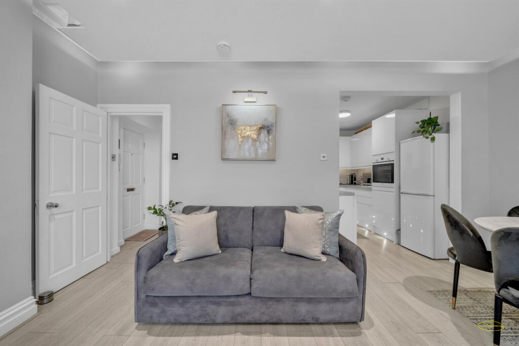 King's Road 2-Bed Airbnb Photography, SW3