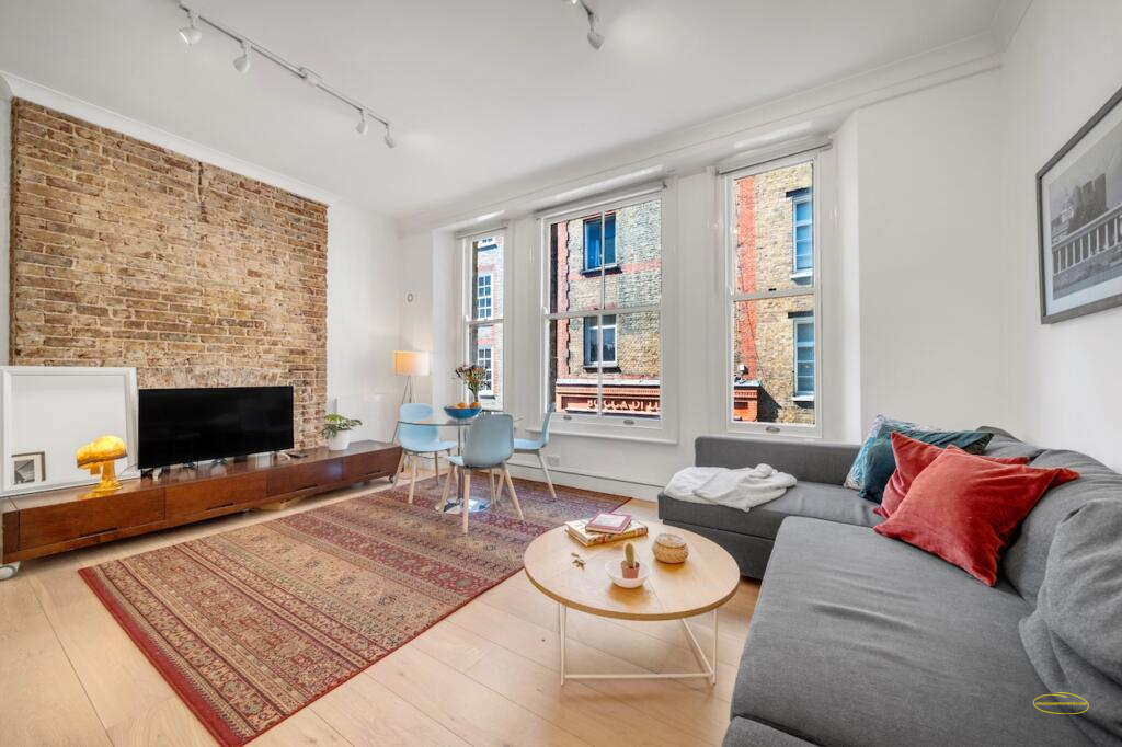 1 Bedroom Airbnb Flat Photography In Piccadilly Circus, W1D
