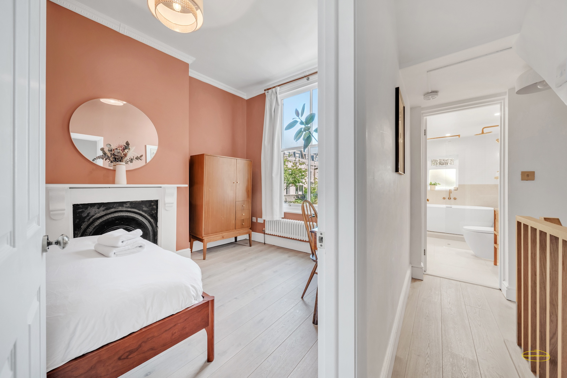 1-Bed Airbnb Photography In Turnpike Lane, N16