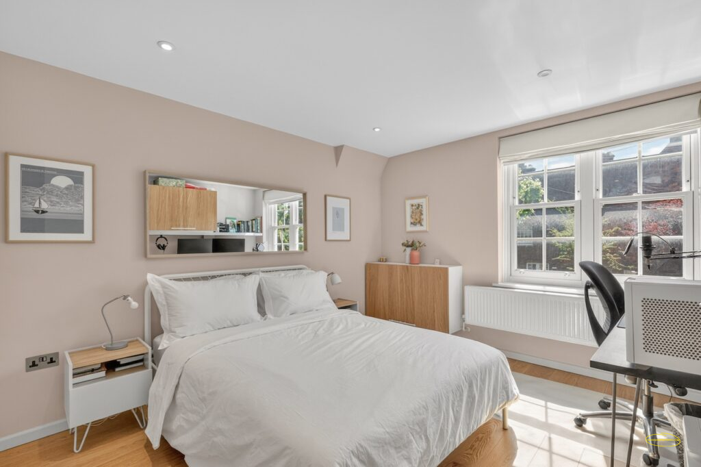 2-Bedrooms Photography & Floor Plan In East Acton W12