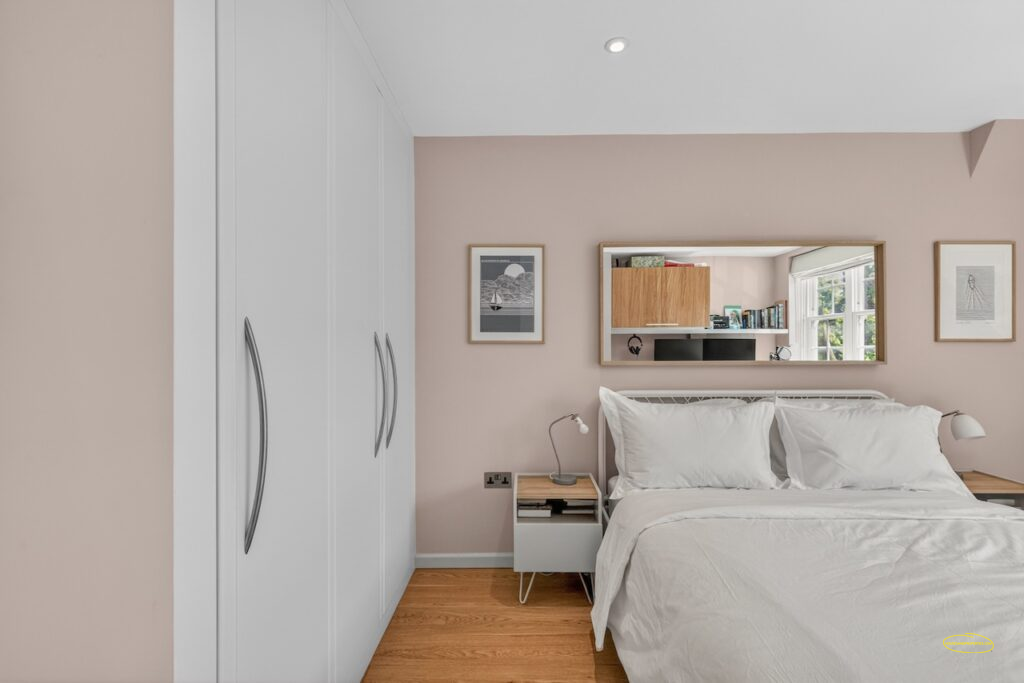 2-Bedrooms Photography & Floor Plan In East Acton W12