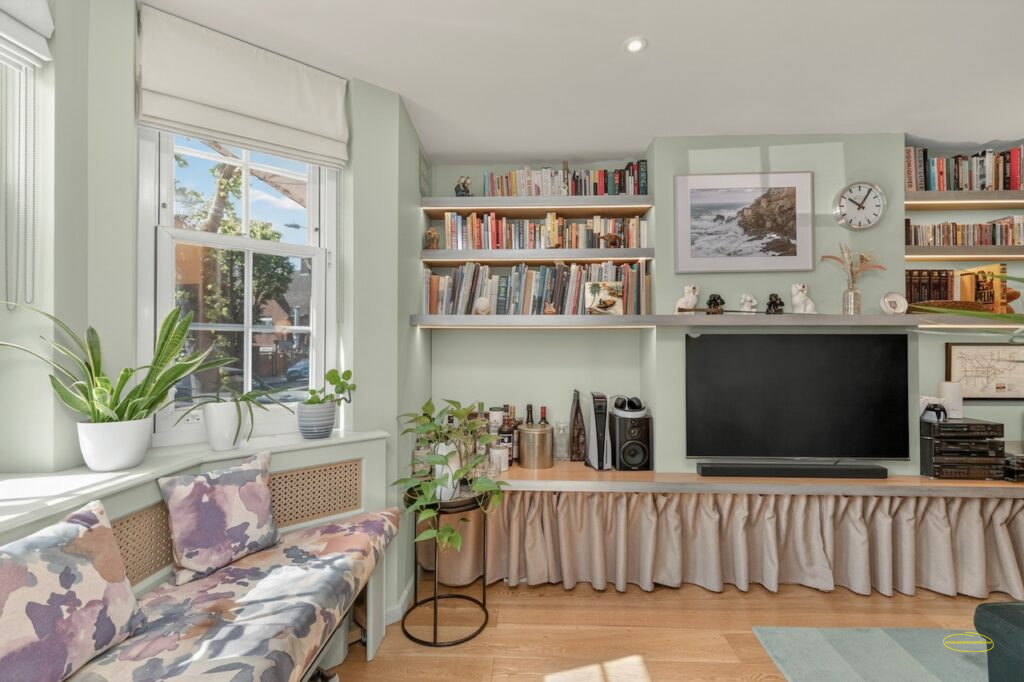 2-Bedrooms Photography & Floor Plan In East Acton W12