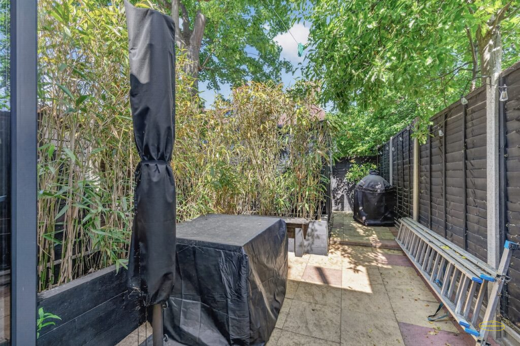 2-Bedrooms Photography & Floor Plan In East Acton W12