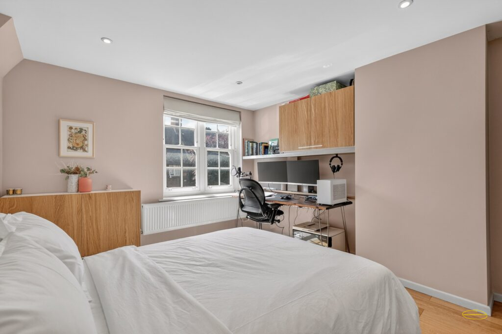 2-Bedrooms Photography & Floor Plan In East Acton W12